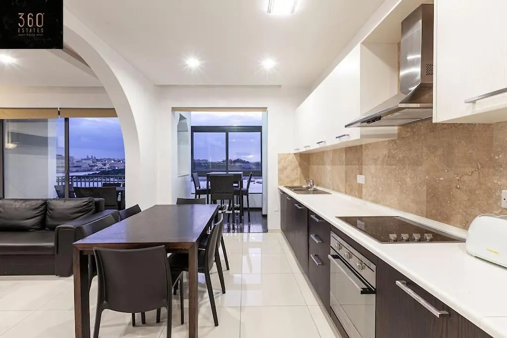 Seafront 4Br Apt With Mesmerising Balcony & Views By 360 Estates Sliema Malta