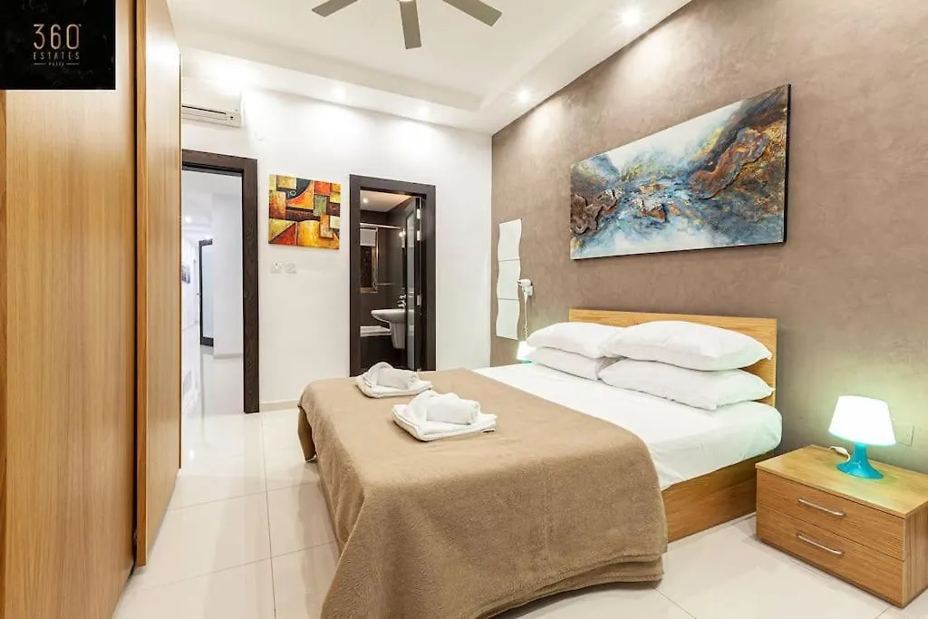 Seafront 4Br Apt With Mesmerising Balcony & Views By 360 Estates Sliema