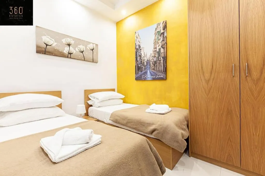 Seafront 4Br Apt With Mesmerising Balcony & Views By 360 Estates Sliema
