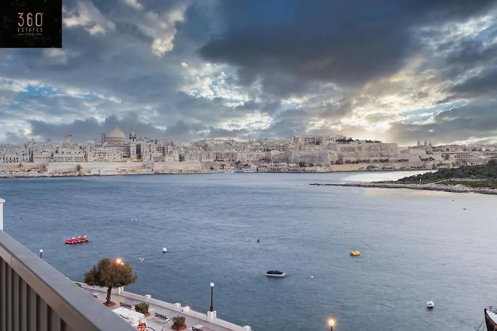 Apartment Seafront 4Br Apt With Mesmerising Balcony & Views By 360 Estates Sliema