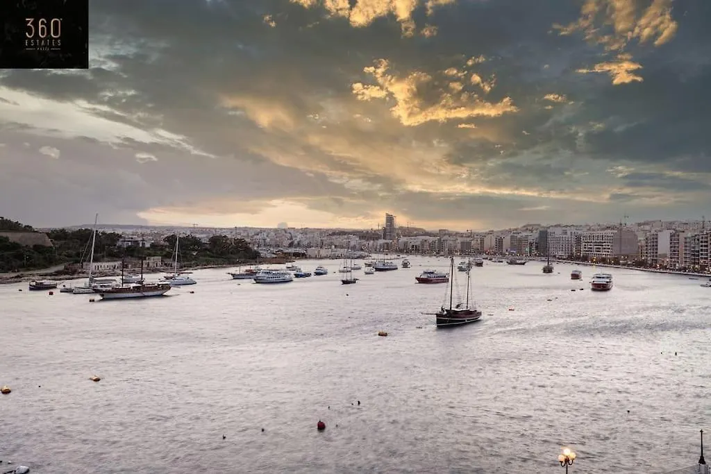 Seafront 4Br Apt With Mesmerising Balcony & Views By 360 Estates Sliema