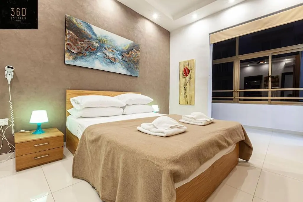 Seafront 4Br Apt With Mesmerising Balcony & Views By 360 Estates Sliema
